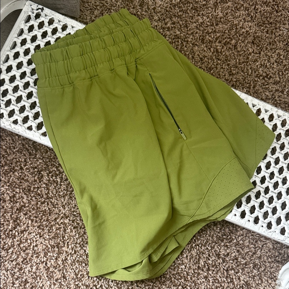 Calia - Mid Rise Infinity Short with Zipper Pocket